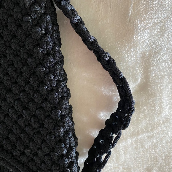 Handmade Black Macrame wristlet and cameo - Picture 4 of 6